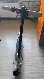 Xiaomi Mi Electric Scooter 3 (1 foto / 8)