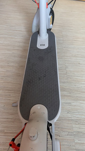 Xiaomi Mi Electric Scooter 3 (2 foto / 8)