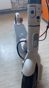 Xiaomi Mi Electric Scooter 3 (3 foto / 8)