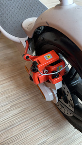 Xiaomi Mi Electric Scooter 3 (6 foto / 8)