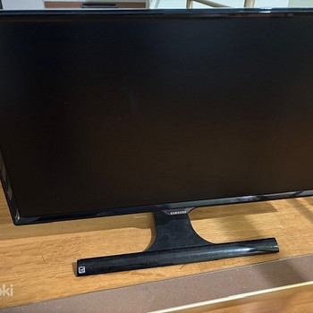 Müüa 24' Samsung monitor