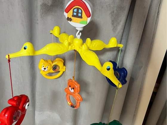 Muusikaline mobiil, kaitse beebivoodile