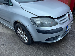 VW GOLF V PLUS 1.6 BENS 75KWT, VARUOSAD (2 foto / 10)