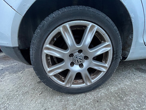 VW GOLF V PLUS 1.6 BENS 75KWT, VARUOSAD (8 foto / 10)