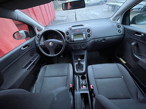 VW GOLF V PLUS 1.6 BENS 75KWT, VARUOSAD (10 foto / 10)