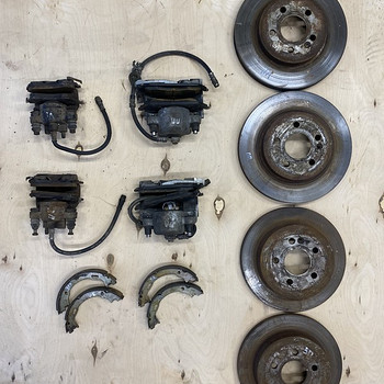 W163 ML320 (eesmised ja tagumised pidurisadulad, klotsid, pi