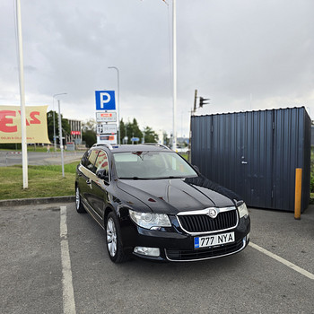 Hästi varustatud Škoda SuperB 2010