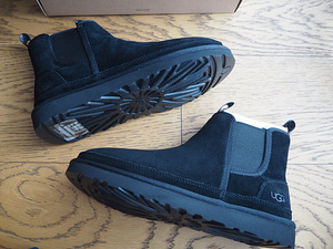 Новые зимние сапоги UGG (1 фото из 5)