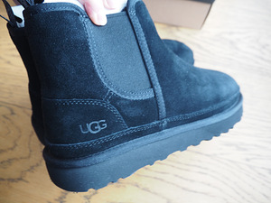 Новые зимние сапоги UGG (5 фото из 5)