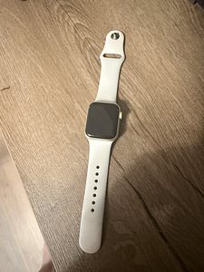 Apple Watch SE 2025 (1 фото из 4)