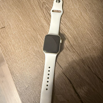 Apple Watch SE 2025