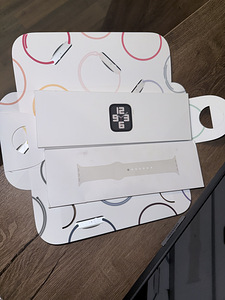 Apple Watch SE 2025 (3 фото из 4)