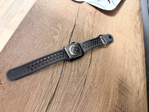 Apple Watch Nike Series 7 (2 foto / 2)