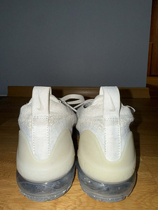 NIKE AIR VAPORMAX (4 foto / 6)