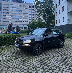 Lexus RX300 (1 foto / 3)