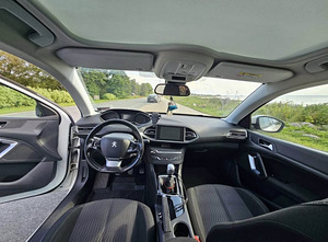 Müüa Peugeot 308 2014, 1.2 bensiin, manuaal (7 foto / 9)