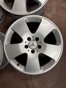 17" оригинальные диски Mercedes-Benz 5x112 (2 фото из 5)