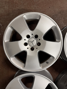 17" оригинальные диски Mercedes-Benz 5x112 (4 фото из 5)