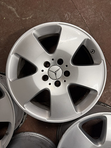 17" оригинальные диски Mercedes-Benz 5x112 (5 фото из 5)