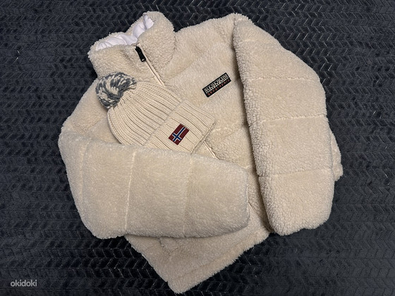 Napapijri a-suomi borg puffer jacket in off white Xs