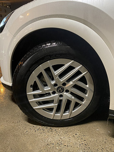 Шины Michelin X Ice Snow на дисках Lexus 19 дюймов (1 фото из 4)