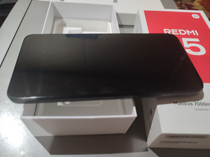 Xiaomi Redmi 15 (2 foto / 4)