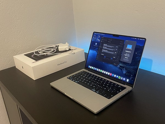 MacBook pro M4 (новый)