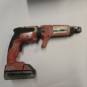 Шуруповерт ленточный Milwaukee M18 FSG + 3,0Ач (2 фото из 5)