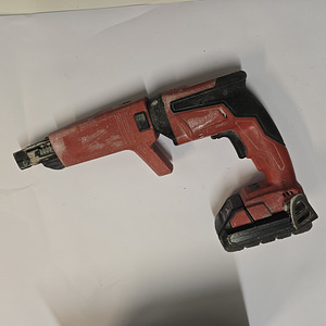 Шуруповерт ленточный Milwaukee M18 FSG + 3,0Ач (4 фото из 5)