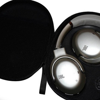 JBL TOUR ONE M2 WIRELESS
