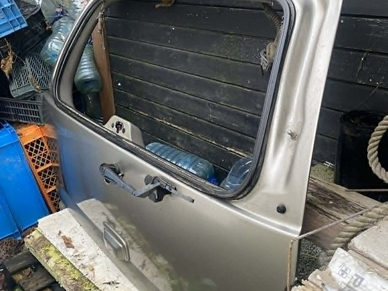 Дверь багажника chevrolet tahoe 840 1999-2007