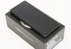 Телефон Honor Magic4 Pro 256GB 100W SuperCharge (2 фото из 3)