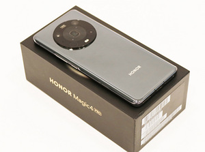 Телефон Honor Magic4 Pro 256GB 100W SuperCharge (3 фото из 3)