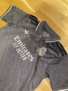 Футболка Real Madrid (2 фото из 3)