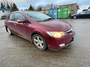HONDA CIVIC 1,8 BENS AUTOMAAT, VARUOSAD (2 foto / 10)