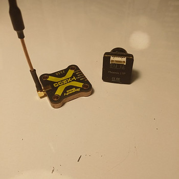 RunCam Phoenix 2 SP ja SpeedyBee TX800