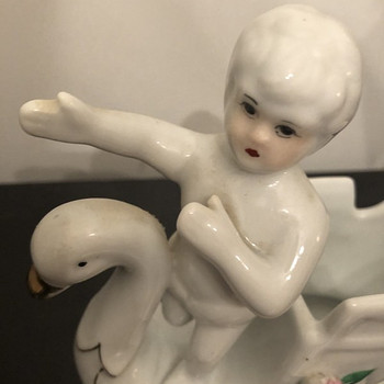 Винтажная фигурка херувима