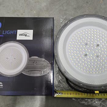 Светодиодный прожектор 150W, IP65.