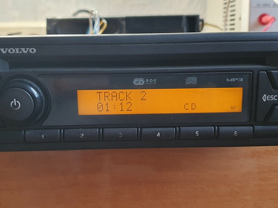 VOLVO Delphi модель 28214608 AM/FM CD автомагнитола 12V