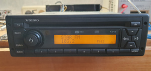 VOLVO Delphi model 28214608 AM/FM CD autoraadio 12V (2 foto / 4)