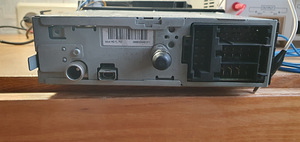VOLVO Delphi model 28214608 AM/FM CD autoraadio 12V (4 foto / 4)