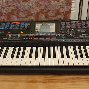 Yamaha PSR 220 Cинтезатор