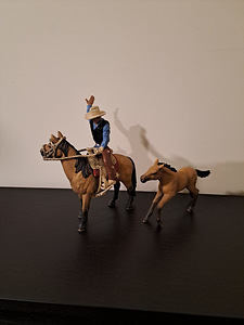 Пони Schleich, снаряжение и всадник (2 фото из 3)