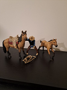 Пони Schleich, снаряжение и всадник (3 фото из 3)