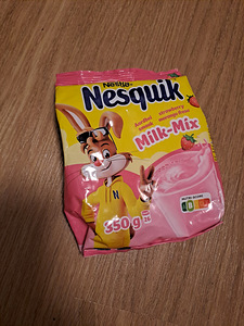 Nesquik milk-mix maasika pulber / клубничный порошок Nesqui (1 фото из 2)
