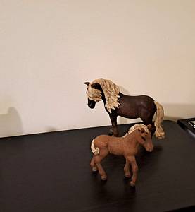 Пони Schleich (3 фото из 6)