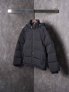 BURBERRY куртка (1 фото из 9)