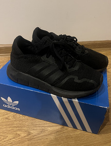 Adidas р.33 (1 фото из 3)