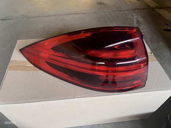 Porsche Cayenne 958.2 tagatuled