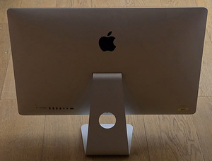 Продается iMac (2 фото из 2)